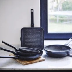 BK Universe Koekenpan Ø 24cm - Inductie - Anti-aanbak - PFAS-vrij 18 BK Universe Koekenpan Ø 24cm - Inductie - Anti-aanbak - PFAS-vrij -Keuken Potten Winkel 1200x1200 109