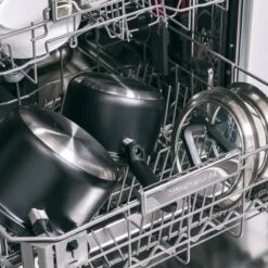 BK Flow Cool Black Glas Kookpannenset - 4-delig - Zwart - Glazen Deksel - Veilig Afgietsysteem - Inductie 13 BK Flow Cool Black Glas Kookpannenset - 4-delig - Zwart - Glazen Deksel - Veilig Afgietsysteem - Inductie -Keuken Potten Winkel 1200x1200 21