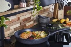 Tefal Black Stone Koekenpan - Ø 28 Cm -Keuken Potten Winkel 1200x801 7