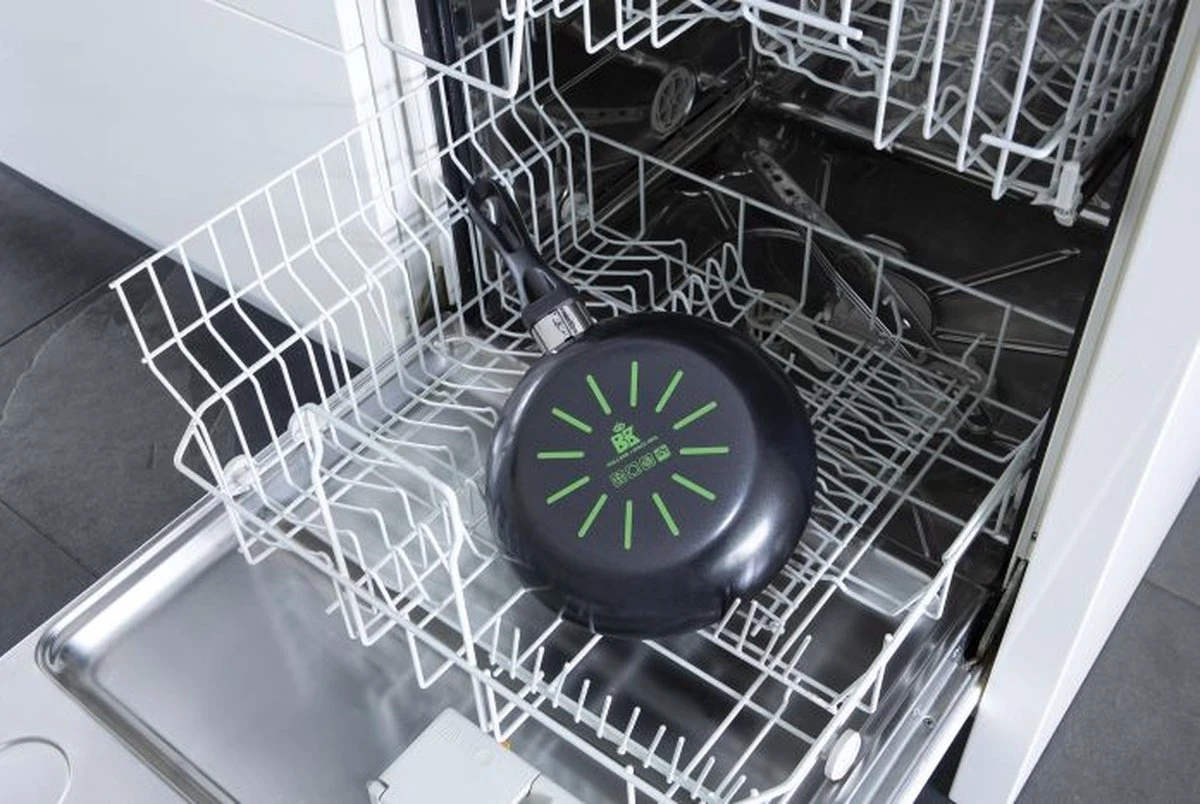 BK Easy Basic Ceramic Hapjespan Ø 28 Cm - Met Glazen Deksel - PFAS-vrij 6 BK Easy Basic Ceramic Hapjespan Ø 28 Cm - Met Glazen Deksel - PFAS-vrij - Afbeelding 4