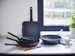 BK Universe Koekenpan Ø 28cm - Inductie - Anti-aanbak - PFAS-vrij -Keuken Potten Winkel 1200x899 1