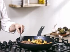 BK Solid Steel Koekenpan Ø 26 Cm - Plaatstaal - Inductie - BBQ 11 BK Solid Steel Koekenpan Ø 26 Cm - Plaatstaal - Inductie - BBQ -Keuken Potten Winkel 1200x900 19