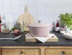 BK Bourgogne Braadpan Ø 24 Cm - Roze - Gietijzer - Inductie 9 BK Bourgogne Braadpan Ø 24 Cm - Roze - Gietijzer - Inductie -Keuken Potten Winkel 1200x912 1